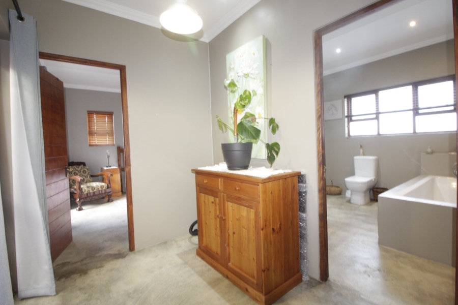 4 Bedroom Property for Sale in Fountains Estate Eastern Cape